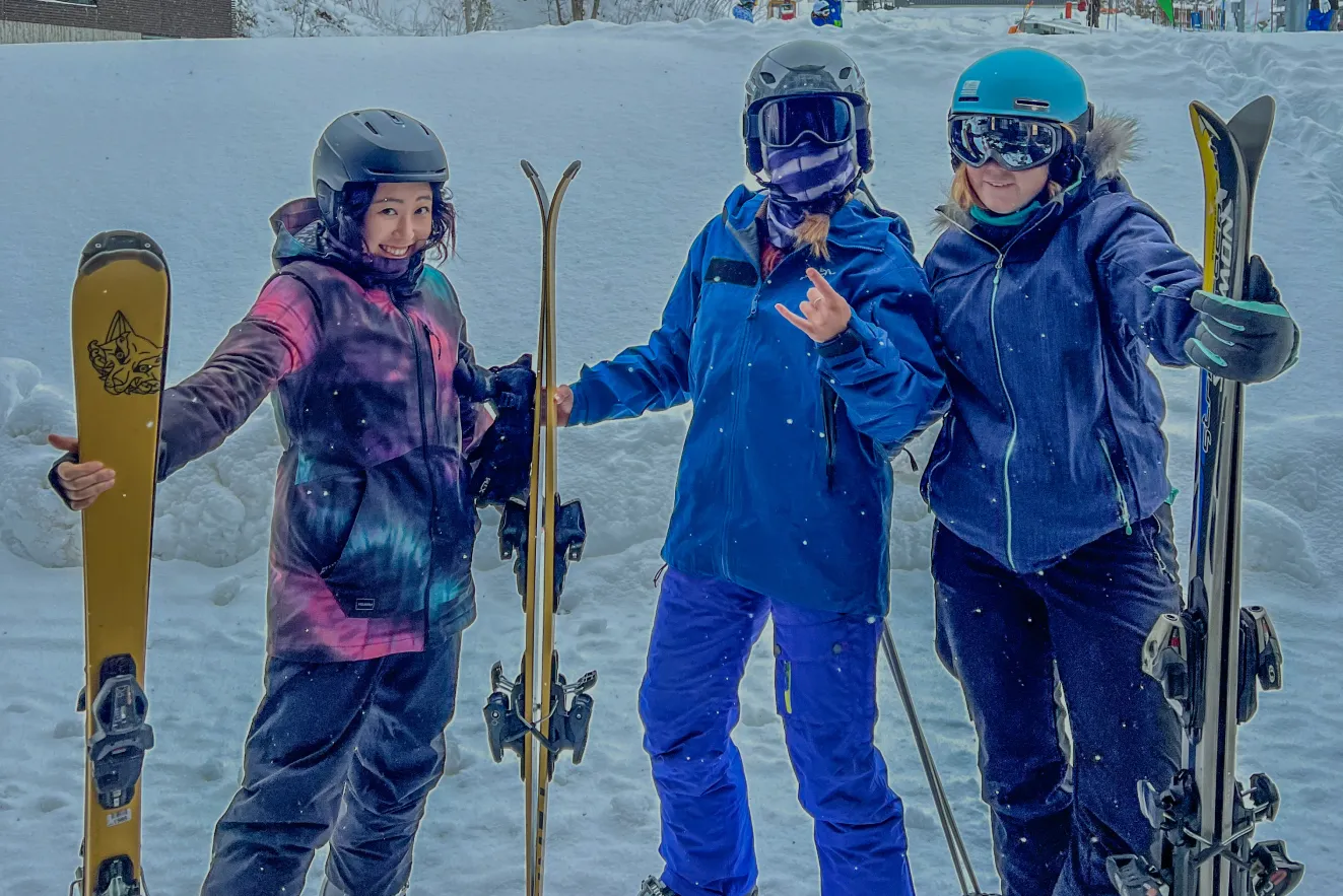 レンタル｜ニセコの宿泊施設、ホリデーパッケージ、スキーレッスン